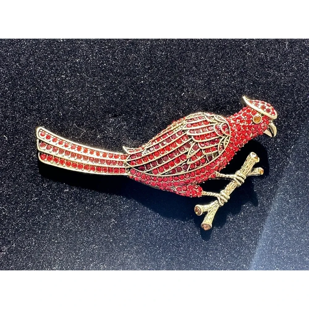 New HEIDI DAUS Cardinal BIRD PIN SIAM Red‎ COLOR
